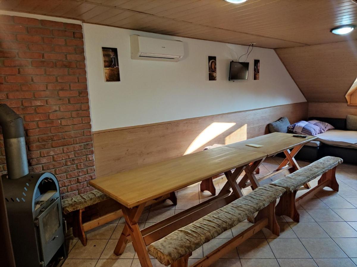 Vinny Sklep U Brodu Vacenovice Exterior photo
