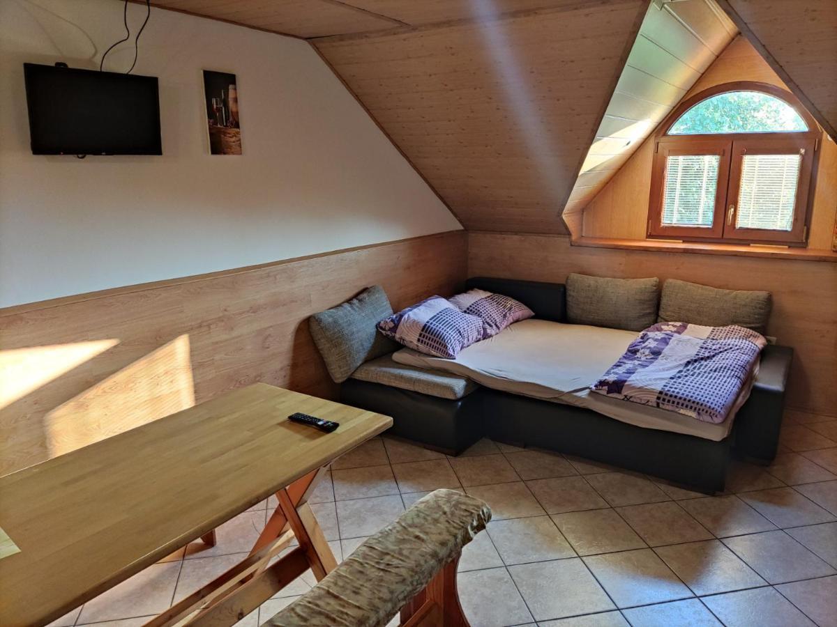 Vinny Sklep U Brodu Vacenovice Exterior photo
